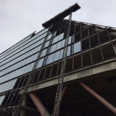 Двухмачтовый грузовой фасадный подъемник